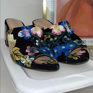 Sole Society Pink Multi-Embroidery mules